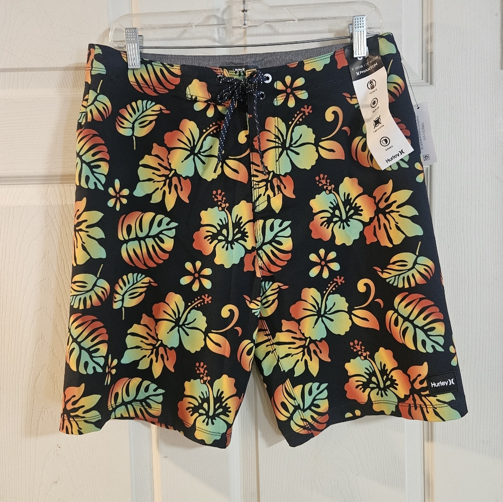 Hurley Men's Phantom Eco Weekender Boardshorts: BLACK/TROPICAL:NEW WITH TAGS: 30